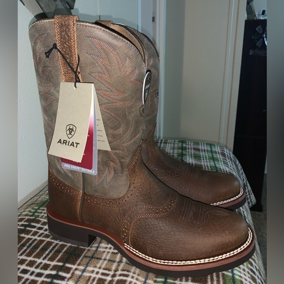Men’s Ariat Boots (Heritage Crepe) - Picture 3 of 4